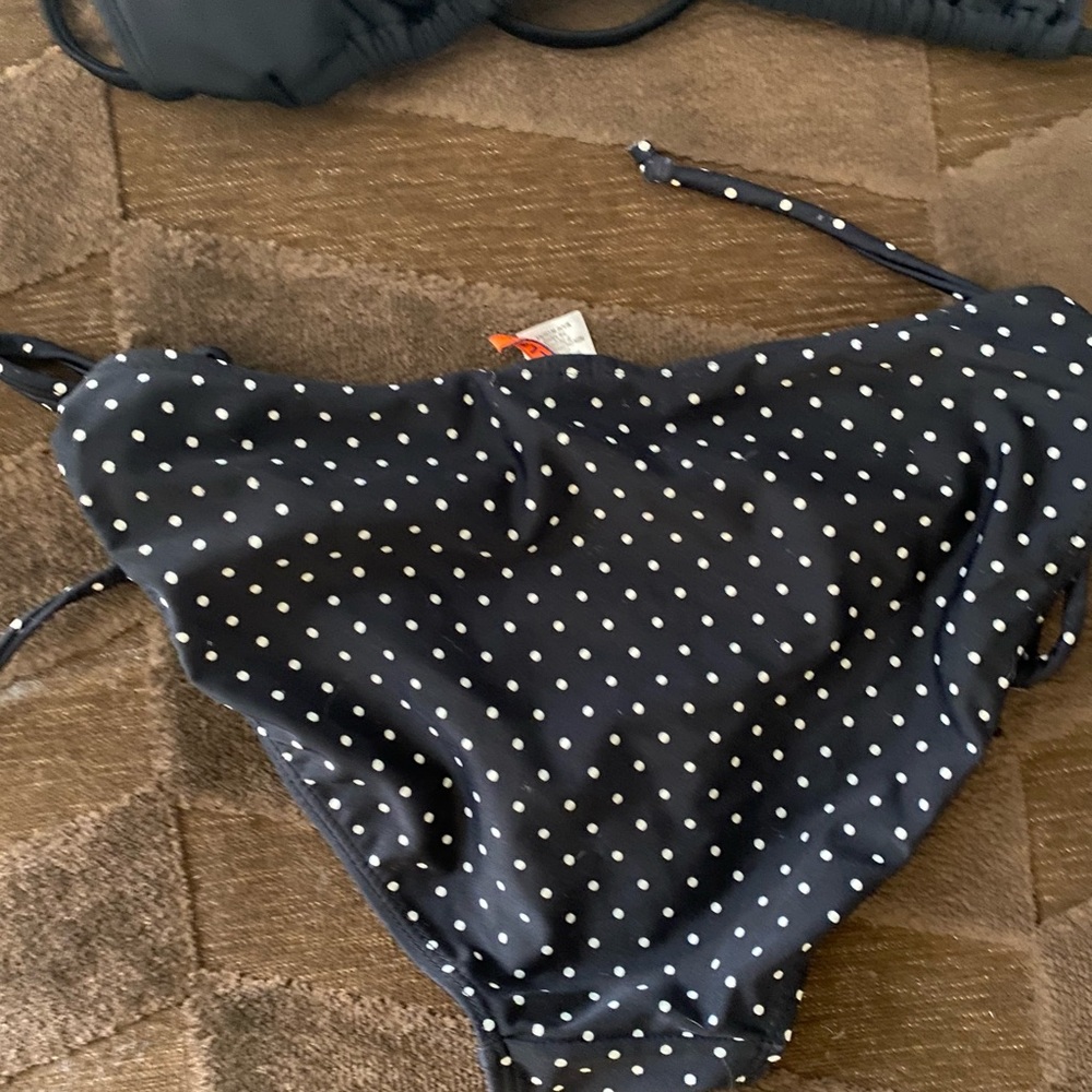 Black Bikini Set - Picture 3 of 4